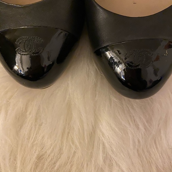 Chanel Cap Toe platform heels - Picture 6 of 6